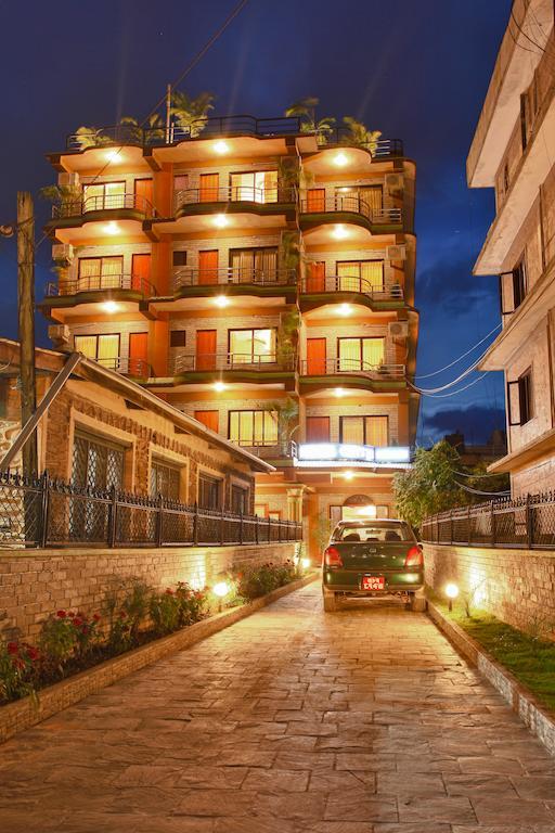 Hotel Crystal Palace Pokhara Bagian luar foto