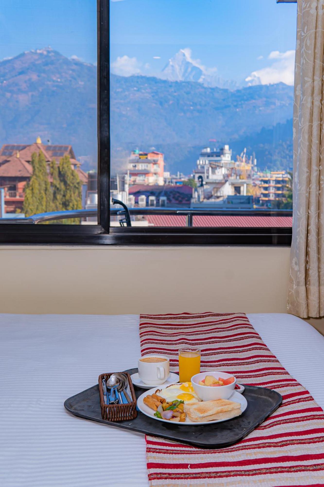 Hotel Crystal Palace Pokhara Bagian luar foto