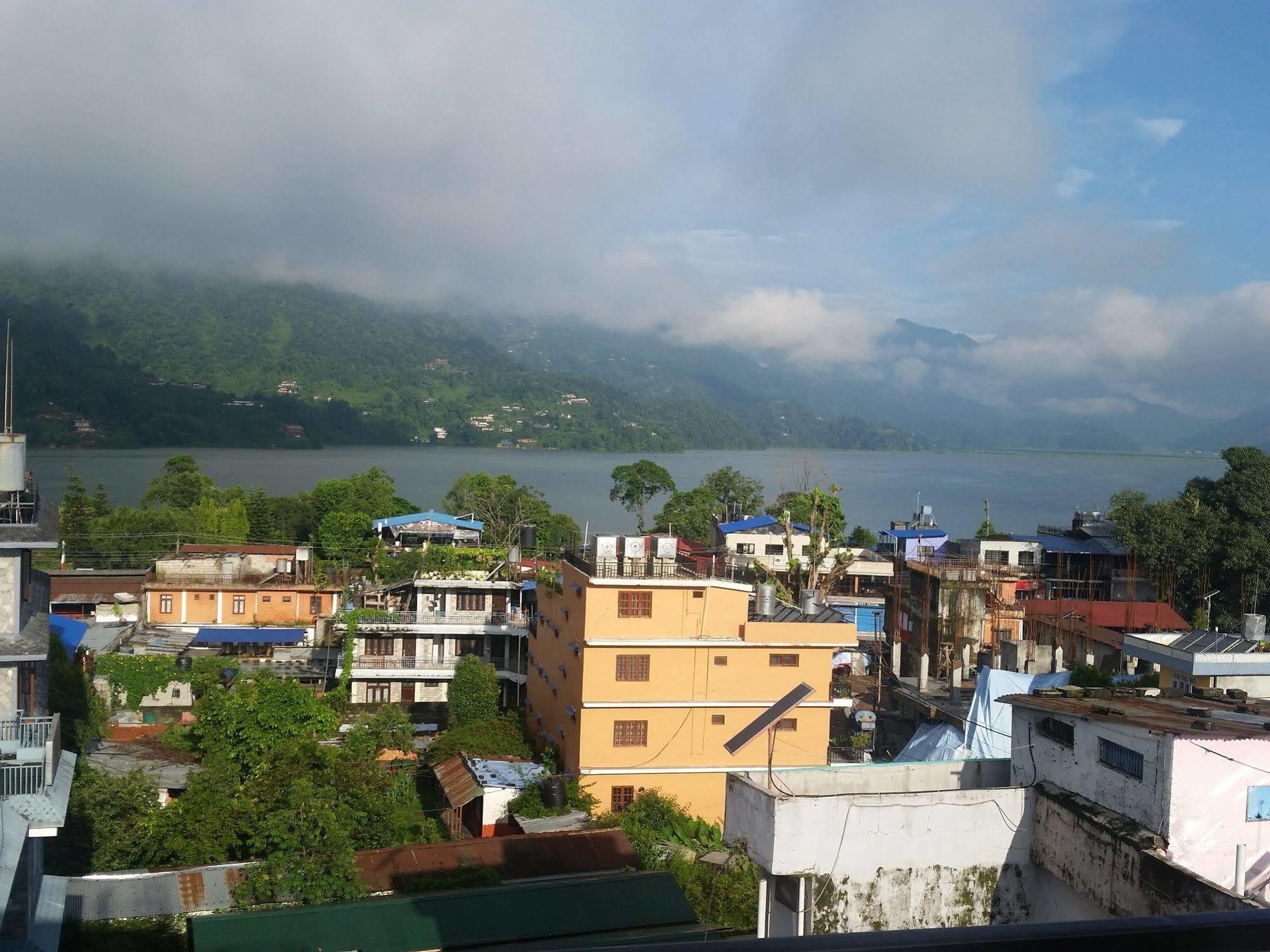 Hotel Crystal Palace Pokhara Bagian luar foto